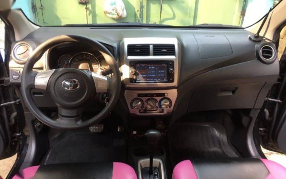 Selling 2nd Hand Toyota Wigo 2015 in Quezon City-6