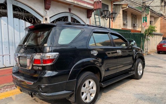 Selling Used Toyota Fortuner 2011 Automatic Diesel at 70000 km in Manila-1