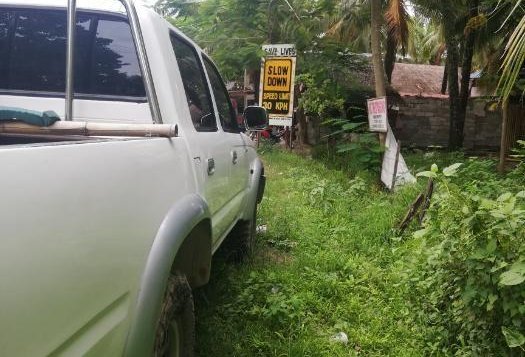 Toyota Hilux 2004 Manual Diesel for sale in Surigao City-7