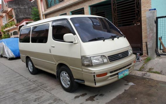 Toyota Hiace 2005 Van Automatic Diesel for sale in Cabuyao-1