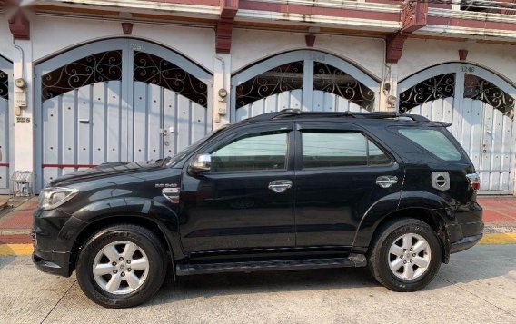 Selling Used Toyota Fortuner 2011 Automatic Diesel at 70000 km in Manila-3