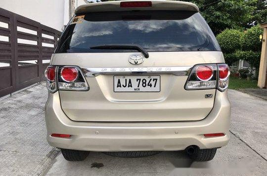 Selling Beige Toyota Fortuner 2015 at 30000 km -3