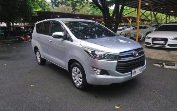 Sell 2nd Hand 2017 Toyota Innova Manual Diesel in Mandaluyong-4