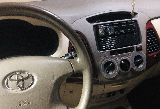 Selling Toyota Innova 2005 Automatic Gasoline in Parañaque-5