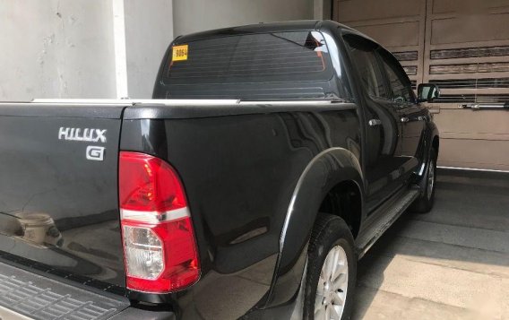 Used Toyota Hilux 2014 at 30000 km for sale-3