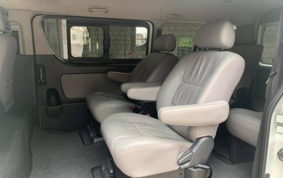 Sell White 2018 Toyota Hiace Van Automatic in Gasoline at 11000 km in Quezon City-3