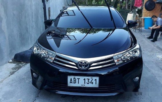 Sell Black 2015 Toyota Corolla Altis Automatic Gasoline at 17000 km-1