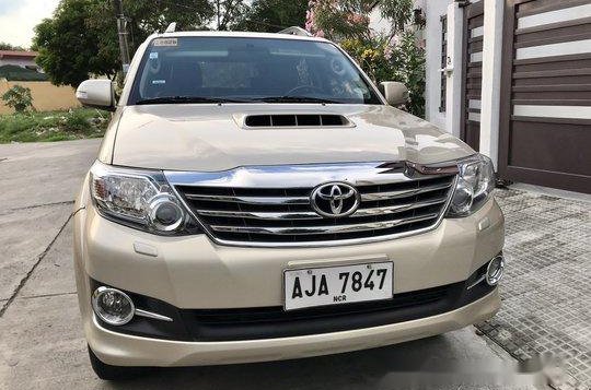 Selling Beige Toyota Fortuner 2015 at 30000 km -1