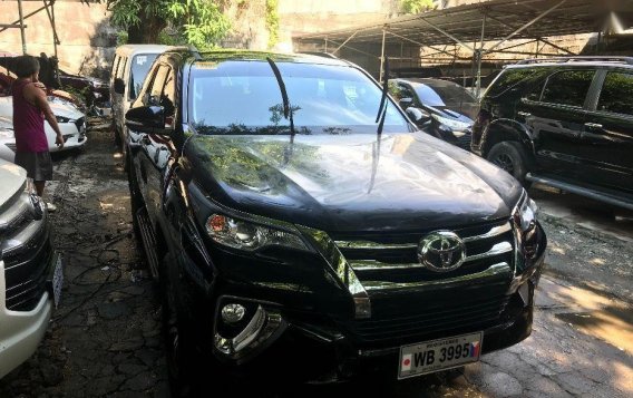Toyota Fortuner 2017 Automatic Diesel for sale in Quezon City-3