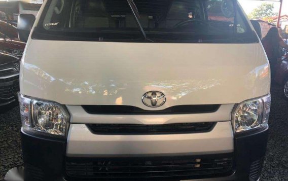 Selling White Toyota Hiace 2019 Van in Quezon City