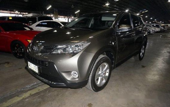 Selling Toyota Rav4 2013 in Makati-2