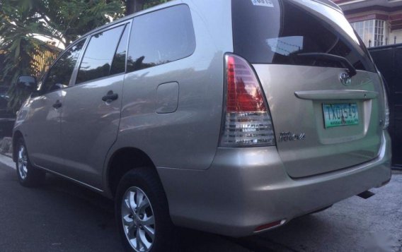 Toyota Innova 2011 for sale in Quezon City-2