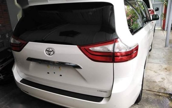 Toyota Sienna 2019 Automatic Gasoline for sale in Manila-3
