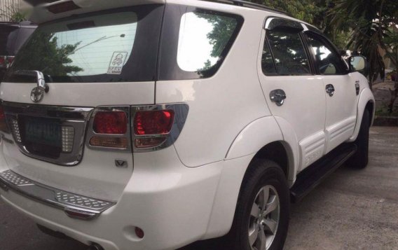 Toyota Fortuner 2007 Automatic Diesel for sale in Quezon City-3