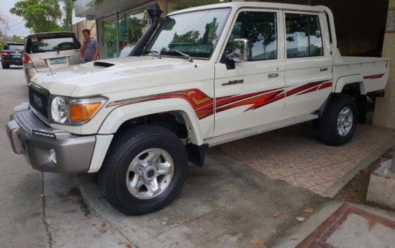 Sell White 2019 Toyota Land Cruiser Manual Diesel in Quezon City-2