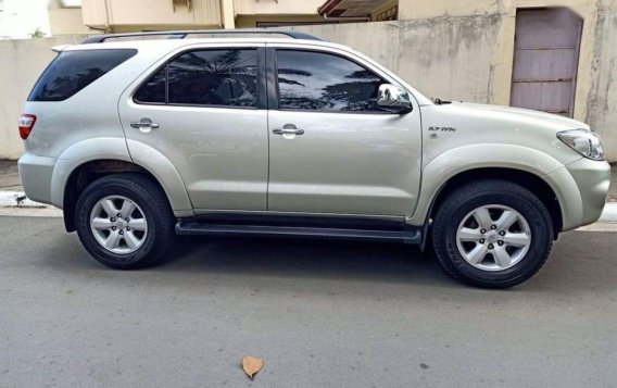 2nd Hand Toyota Fortuner 2009 for sale in Quezon City