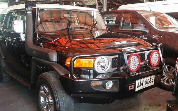 Black Toyota Fj Cruiser 2014 at 38000 km for sale