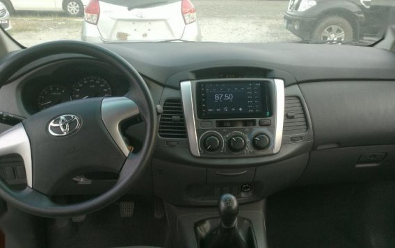 Selling 2nd Hand Toyota Innova 2013 at 30000 km in Cainta-9