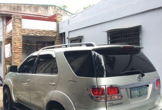 Selling Toyota Fortuner 2005 Automatic Diesel in Lipa-2