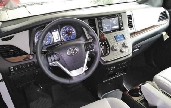 Toyota Sienna 2019 Automatic Gasoline for sale in Manila-6