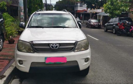 Toyota Fortuner 2006 Automatic Gasoline for sale in Quezon City-1