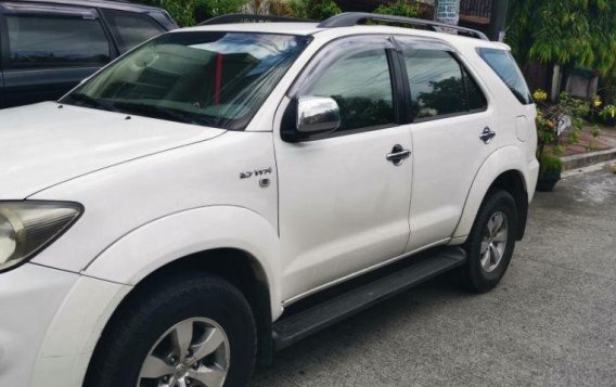 Toyota Fortuner 2006 Automatic Gasoline for sale in Quezon City-8