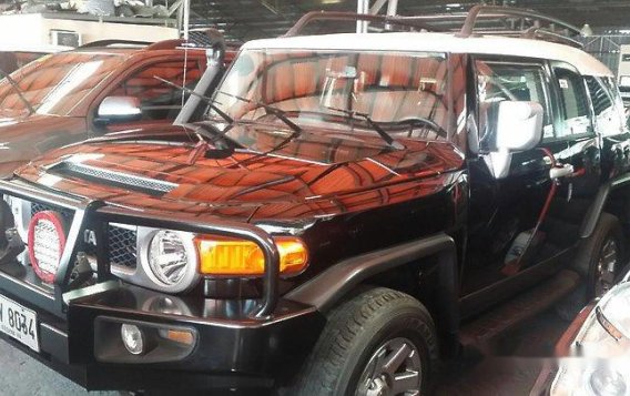 Black Toyota Fj Cruiser 2014 at 38000 km for sale-1