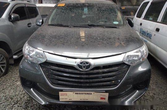 Selling Grey Toyota Avanza 2018 in Makati-2