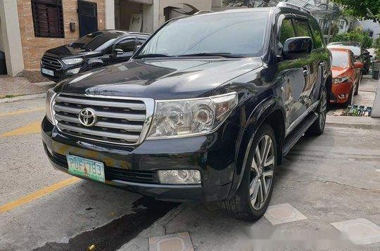 Black Toyota Land Cruiser 2011 at 100000 km for sale-2