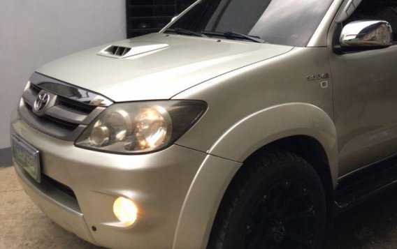 Selling Toyota Fortuner 2005 Automatic Diesel in Lipa-9