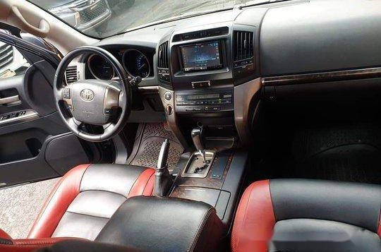 Black Toyota Land Cruiser 2011 at 100000 km for sale-6