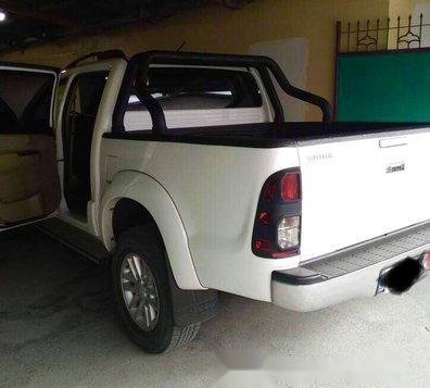 Sell White 2014 Toyota Hilux at 63953 km -3