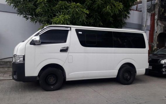 Selling 2nd Hand Toyota Hiace 2017 in Marikina-1