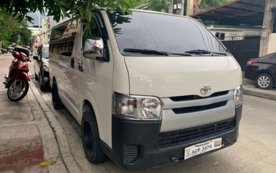 Selling White Toyota Hiace 2017 Manual Diesel in Quezon City-2