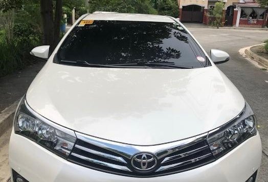 Sell 2nd Hand 2015 Toyota Altis Automatic Gasoline in Taytay