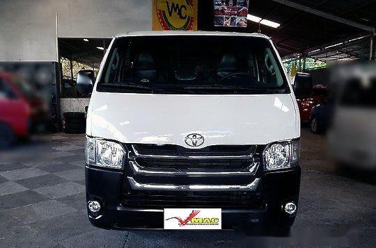 Sell White 2016 Toyota Hiace at 32000 km 