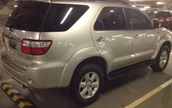 Selling 2nd Hand Toyota Fortuner 2009 Automatic Gasoline in San Juan-1