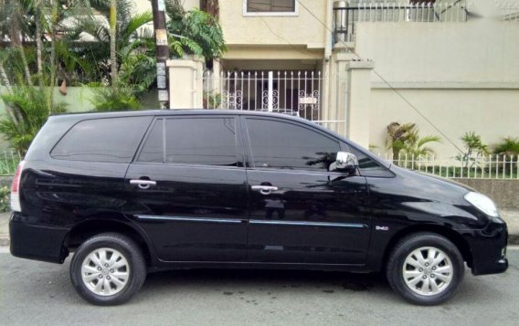 2012 Toyota Innova for sale in Quezon City-3