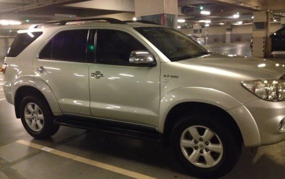 Selling 2nd Hand Toyota Fortuner 2009 Automatic Gasoline in San Juan-3