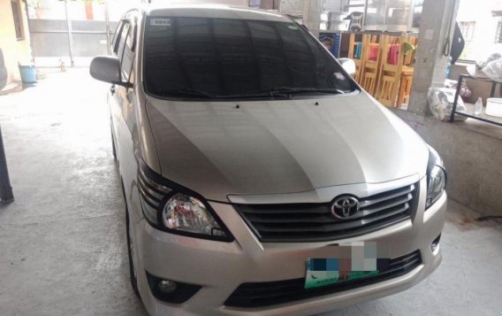 Selling 2nd Hand Toyota Innova 2012 in Biñan