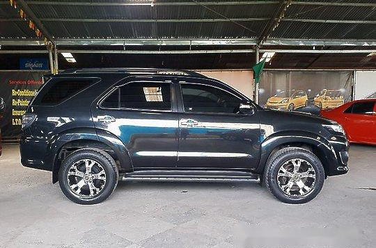 Black Toyota Fortuner 2013 Automatic Diesel for sale-2