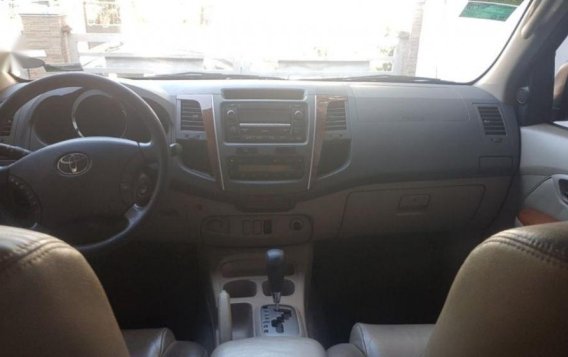 Sell 2nd Hand 2011 Toyota Fortuner Automatic Gasoline in Parañaque-5