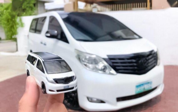 2nd Hand Toyota Alphard 2011 at 40000 km for sale-2