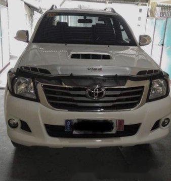 Sell White 2014 Toyota Hilux at 63953 km 