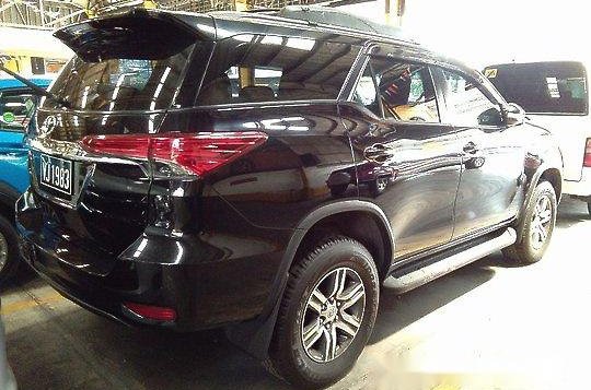 Sell Black 2017 Toyota Fortuner Manual Diesel at 15483 km -2