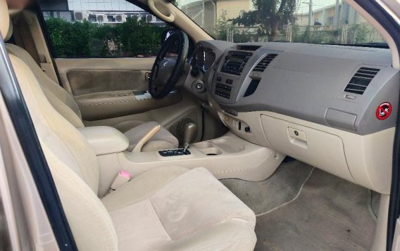 2nd Hand Toyota Fortuner 2006 for sale in Bacoor-8