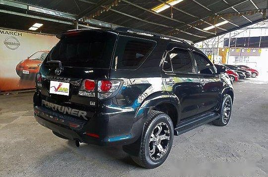 Black Toyota Fortuner 2013 Automatic Diesel for sale-3
