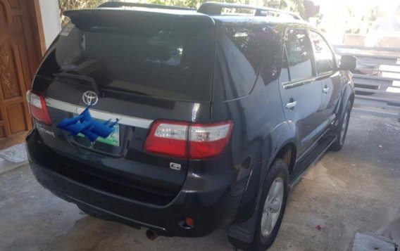 Sell 2nd Hand 2011 Toyota Fortuner Automatic Gasoline in Parañaque-2