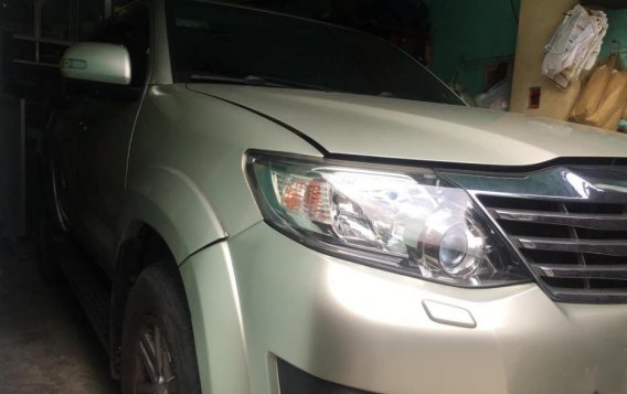 Selling Toyota Fortuner 2012 Automatic Gasoline in Makati-3