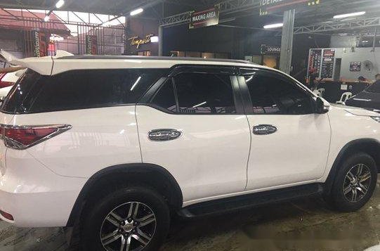 White Toyota Fortuner 2016 Automatic Diesel for sale-2